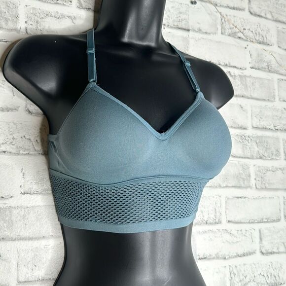 Victoria’s Secret Cool & Comfy Wireless T Back Bra Size XS - Picture 1 of 4